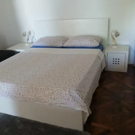Ines, Cozy, Stunning View, Parking, Pet Friendly أوباتيا