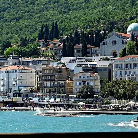 Ines, Cozy, Stunning View, Parking, Pet Friendly شقة *