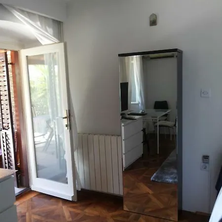 Ines, Cozy, Stunning View, Parking, Pet Friendly אופטיה